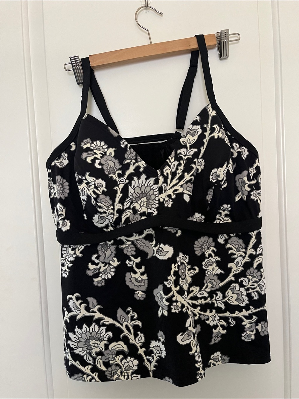 Lands' End Black floral print Swim Tankini Top with Cream Accents size 18w